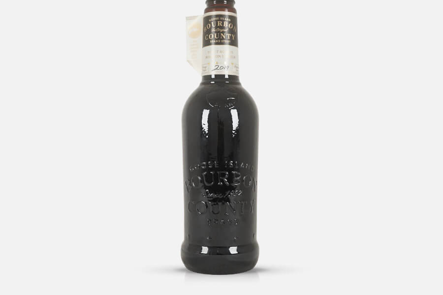 flasche, whiskey, bourbon, dunkle spirituose, einzelflasche, Bourbon, Flasche, Rundflasche, Schwarz, Etikett, bourbon, whiskey, Flasche, dunkel, Glas,  bourbon, flasche, whiskey, dunkel, etikett erhaben, bourbon, whiskey, Flasche, dunkel, glänzend