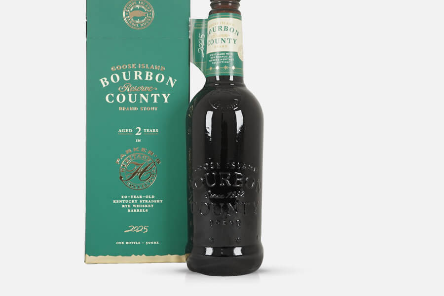 Bourbon, Whiskey, Flasche, Alkohol, Kentucky, Whiskey, Bourbon, Flasche, Grüne Box, 2 Jahre alt, Bourbon, Whiskey, Flasche, 2 Jahre, Kentucky, Whiskey, Bourbon, Flasche, 2 Jahre, Kentucky, Bourbon, Whiskey, Flasche, 2 Jahre gereift, Kentucky