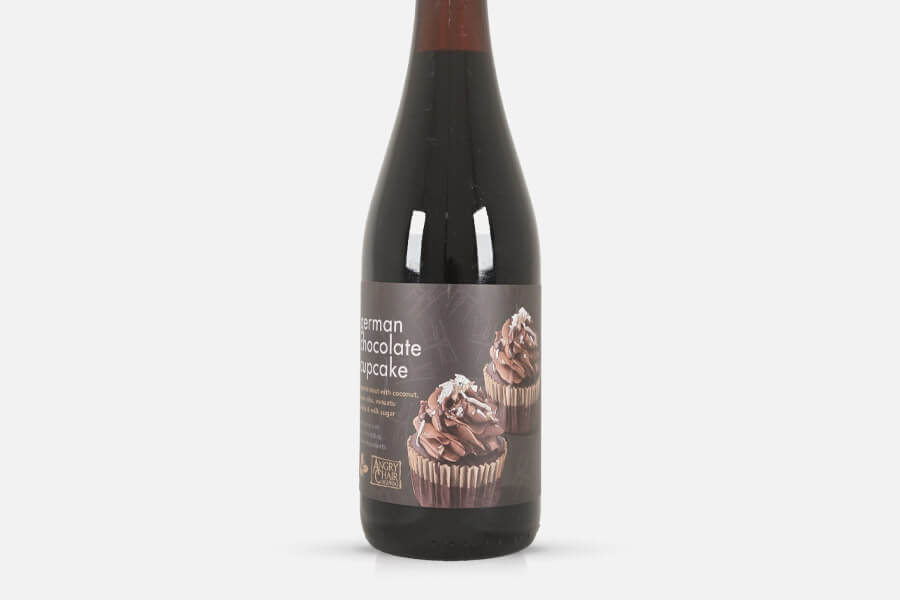 Schokoladenkuchen, Cupcake, Flasche, Dessertprodukt, Dunkelbraun, Schokoladenkuchen, Cupcake, Schaumverzierungen, Dunkle Flasche, Backzutat, Schokoladenkuchen, Cupcake, Schoko-Cupcake, Dessert, Backform?, flasche, wein, schokolade, cupcake, etikett