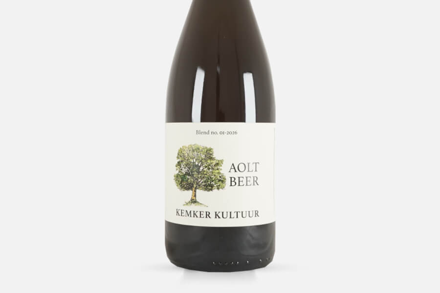 Bierflasche, Aromabier, Eichenbaum-Logo, Kulturbier, Kemker Kultur, Bierflasche, Aelt, Zierde, Kultuur, Etikett, Aolt Beer, Ale?, Bierflasche, Baumetikett, Kemker Kultuur, bier, flasche, etikett, baum, braune flasche, beer, flasche, etikett, eiche, braun